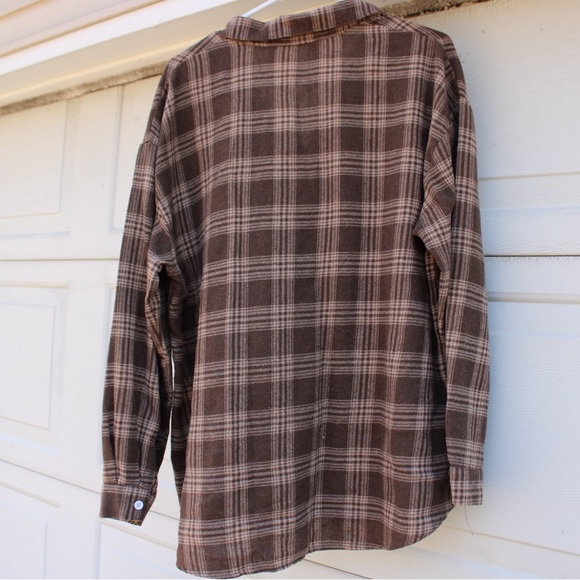 SHEIN Large Flannel - Picture 5 of 6